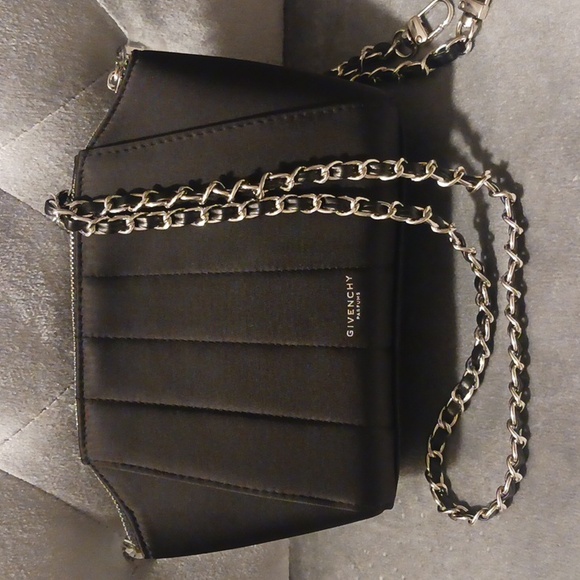 Givenchy Quilted Cosmetic Pouch - Picture 3 of 10
